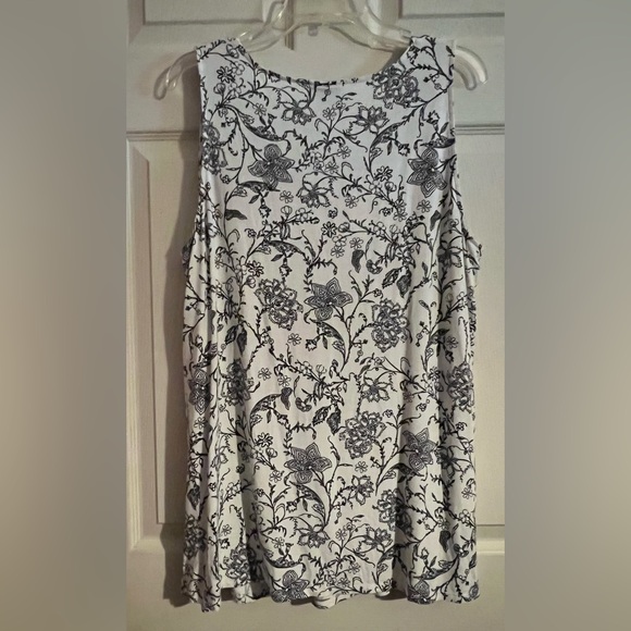 J. Jill Wearever collection, sleeveless tunic, size Xl petite, off white, navy - Picture 2 of 6